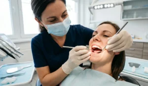 pregled dlesni med diagnostičnim pregledom zob